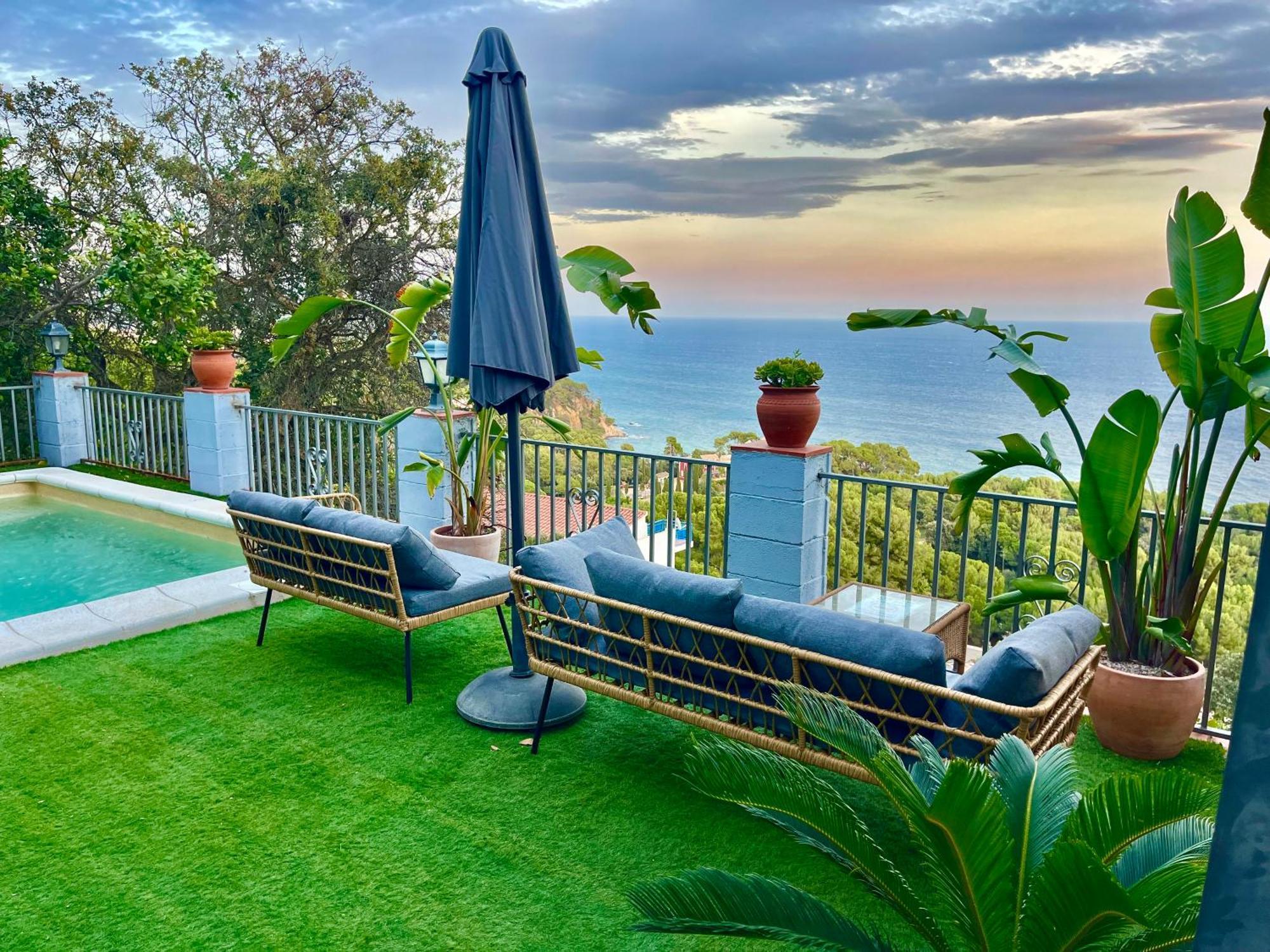Seahomes Vacations, La Casa Blue Mediterranean Lifestyle บลาเนส ภายนอก รูปภาพ